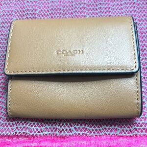 Small wallet  coach
